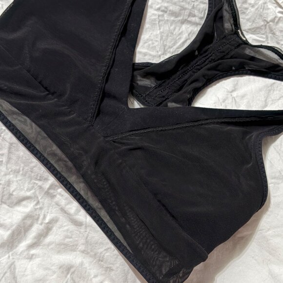 Lululemon Essential Rhythm Black Athletic Mesh Sports Yoga Racerback Bra 6 - Picture 3 of 8